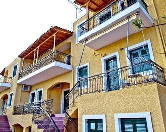 Venetia Studios - Egina - Edificio
