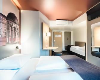 B&b Hotel Wiesbaden-Hbf - Wiesbaden - Bedroom