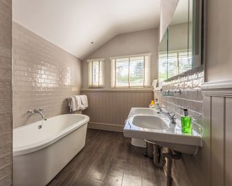 The Royal Wells Hotel - Royal Tunbridge Wells - Bathroom
