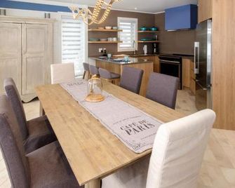 227 - En bordure de la rivière du Gouffre - Les Immeubles Charlevoix - Baie-Saint-Paul - Dining room