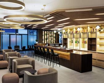 AC Hotel by Marriott Bratislava Old Town - Bratislava - Bar