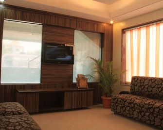 Hotel Sai Gurusthan - שירדי - סלון