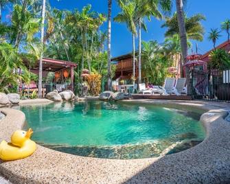 Travellers Oasis - Hostel - Cairns - Pool