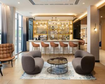 Courtyard by Marriott Paris Charles de Gaulle Central Airport - Roissy-en-France - Bar