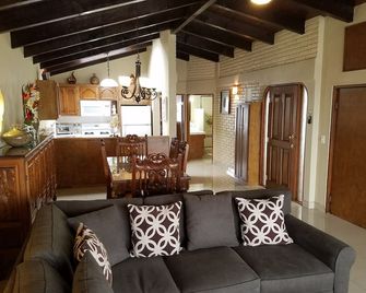 (17#1 ) romantic and cozy condo in Las Gaviotas en Playas de Rosarito - Puerto Nuevo - Sala de estar