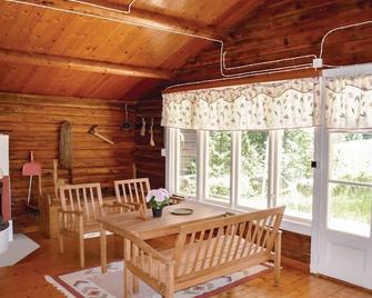 Two-Bedroom Holiday Home In Mansarp - Jönköping - Dining room