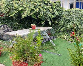 Apartment with terrace, - Hendaye - Innenhof