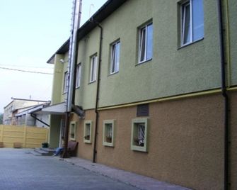 Bumerang Hotel - Lviv - Building