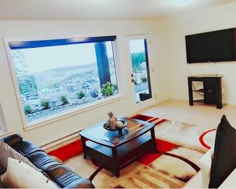 2 Brdm Modern Suite In Royal Bay W\/ Ocean View - Colwood - Living room