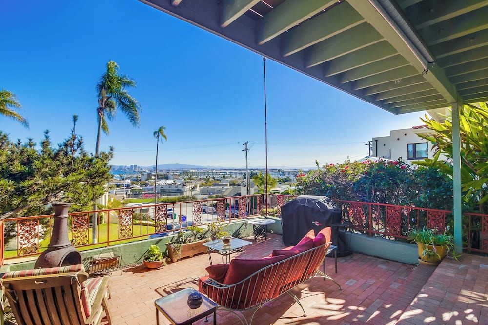Gorgeous Bay View & Sunrise/Sunsets from Your Private, Sunny Deck in Point Loma! - سان دييغو - شرفة