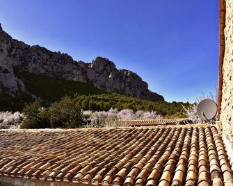 Guest House Torre de Arriba - Benimantell - Vista del exterior