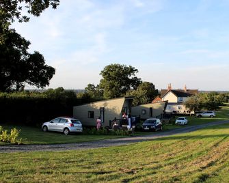 Marbury Camp and Lodge - Whitchurch - Outdoor view