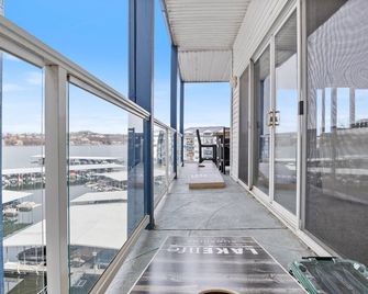 Serene Lake View and Easy Access to Local Delights - Lake Ozark - Balkon