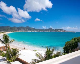 Ocean Front 3 Bedroom Penthouse Unit. Stay In Luxury. - Simpson Bay - Strand