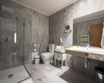 經典飯店 - 地拉那 - 浴室