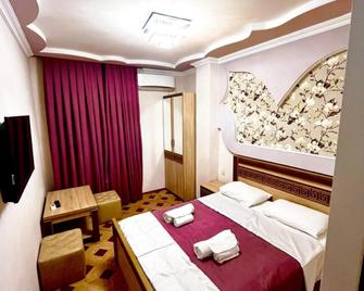 Georgian Palace Hotel - Kutaisi - Bedroom