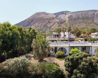 Hotiday Vulcano Porto - Vulcano - Buiten zicht