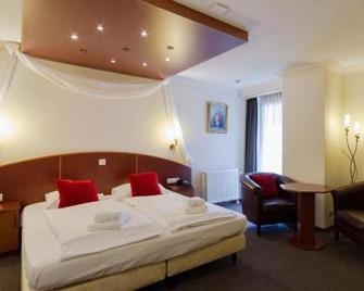 Hotel Restaurant De Baronie - Boxmeer - Bedroom