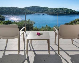 Sivota Deamaris Luxury Boutique Hotel - Adults Only 16 plus - Sivota - Balkón