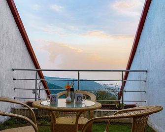 Valley View Resort - Mahabaleshwar - Balcony