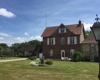 Charming cottage in old farmhouse - Auneuil - Toà nhà