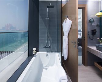 C Central Resort the Palm - Dubai - Bathroom