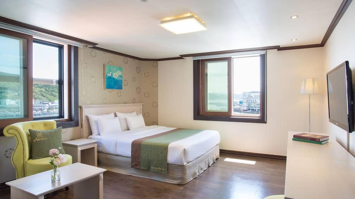 Tongyeong Anchovy Tourist Hotel