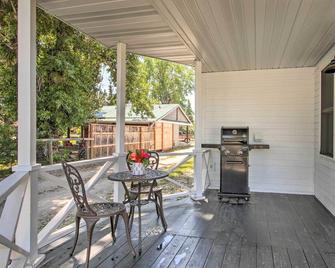 Charming Choteau Cottage Ski and Fish Nearby! - Choteau - Patio