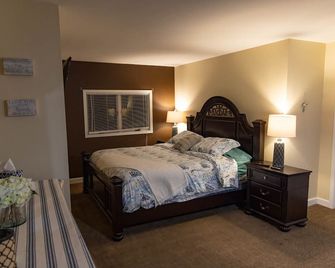 Luxury Living On The Lake - LaPorte - Bedroom