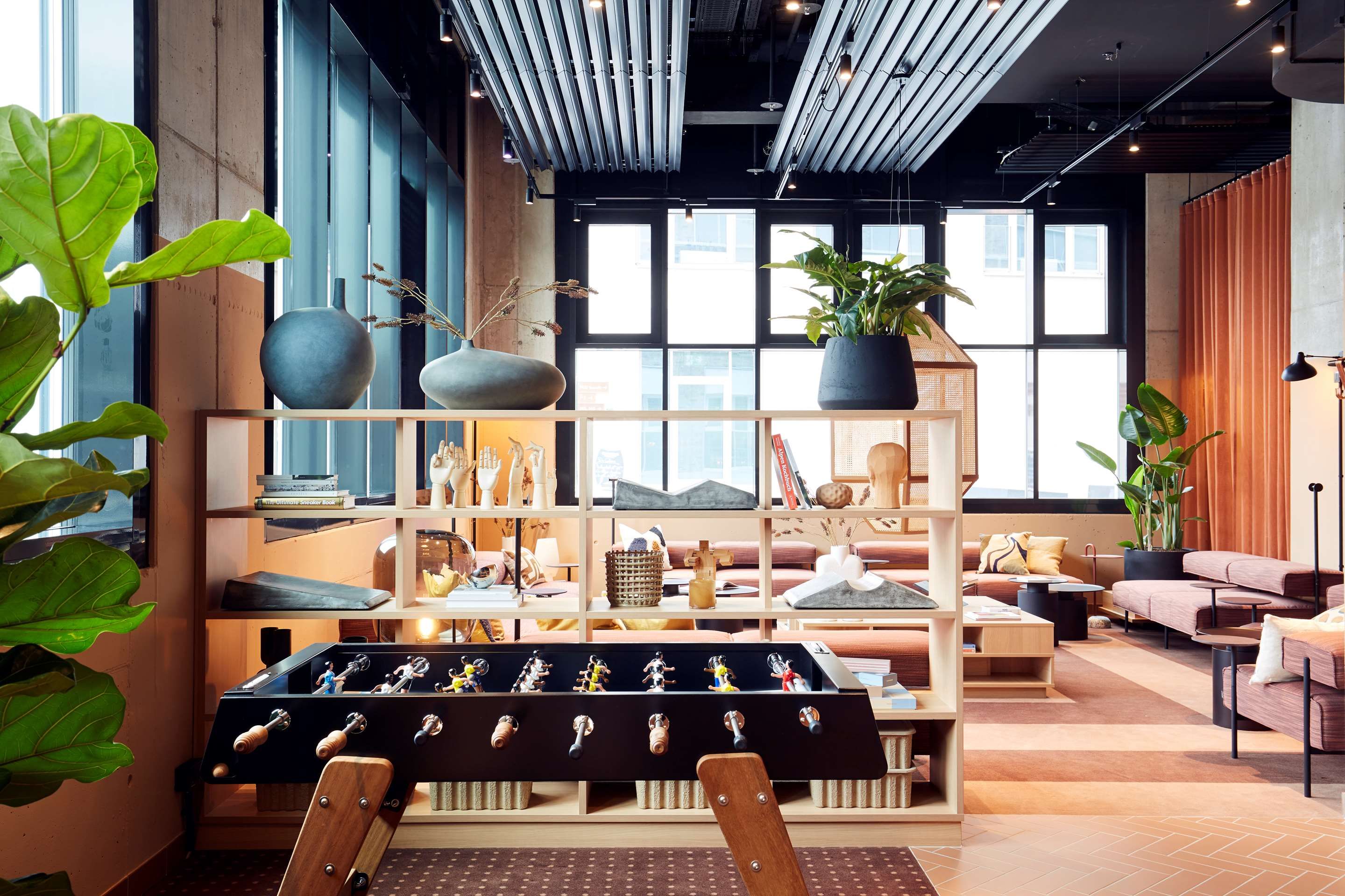 Bar view of Scandic München Macherei