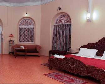 The Byke Heritage Pure Veg - Matheran - Bedroom