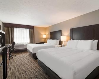 Quality Inn & Suites - South Portland - Bedroom