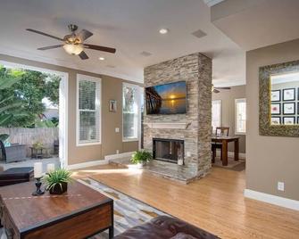 Trestles Wave House Condo A - San Clemente - Pokój dzienny