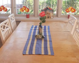 Nymans Bed & Breakfast - Karlsborg - Comedor