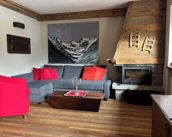 A little gem in the Gran Paradiso Park - Cogne - Huiskamer