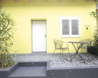 Hostel 63 - hostel - Zagreb - Patio