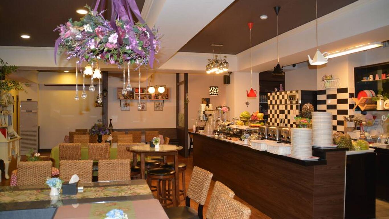 Funstay Inn Guesthouse