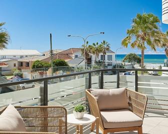 Village 305 - Coolangatta - Balcony