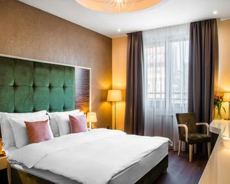 Crystal Hotel Belgrade - Belgrade - Bedroom