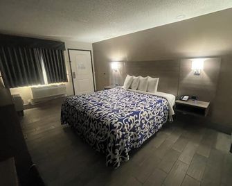 Simplestay Suites - Downtown San Bernardino - San Bernardino - Bedroom