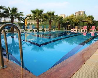 Vm Resort - Erdemli - Piscina
