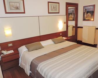 Hotel Signa - Perugia - Camera da letto