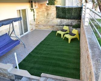 Happy color apartment Kallithea Chalkidiki - Kallithea - Patio