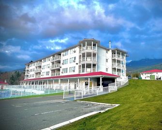 Mountain View Resort and Suites at Fairmont Hot Springs - Fairmont Hot Springs - Edificio