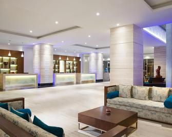 Four Points by Sheraton Makassar - Makassar - Lobby