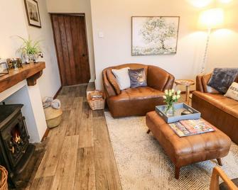 Magnolia Cottage, Pet Friendly, With Open Fire In Melsonby - Richmond - Living room