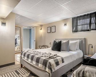 Bohemian | Cozy 2-Bedroom | Ideal Family Retreat! - Red Deer - Bedroom