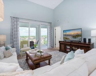 Top Floor Condo 963 with Sunset Views at Cinnamon Beach - Palm Coast - Living room