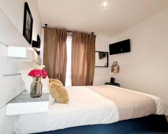 Hotel le 23 - Clichy - Slaapkamer