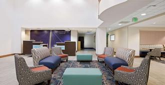 La Quinta Inn & Suites by Wyndham Omaha Airport Downtown - Carter Lake - Lounge